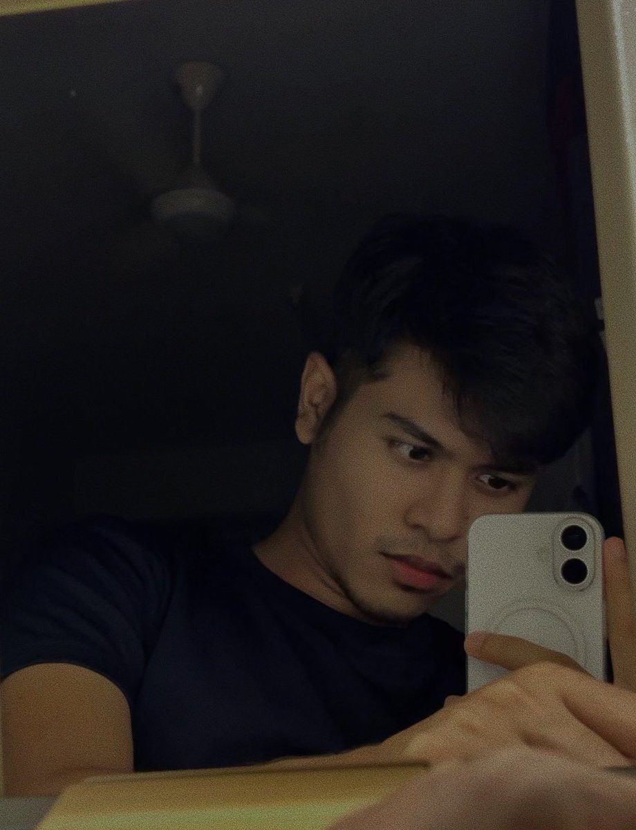 kecamelan's tweet photo. Cuti kita kat bilik jee https://t.co/y5nK2GTFhA