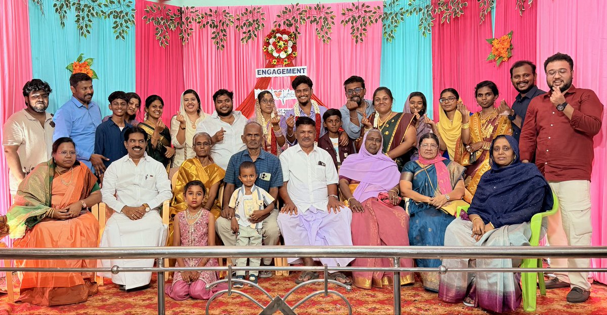 AmeerkhanDr's tweet photo. எனது அண்ணன் மகள் அஸ்மா - அன்சாரி திருமண நிச்சயதாத்த நிகழ்ச்சி பொட்டல்புதூர் மஜ்ஜிதுர் ரஹ்மான் திருமண மண்டபம் -ல் நடைபெற்றது நிகழ்வில் குடும்பத்தாருடன் @INCTamilNadu https://t.co/hIwtPziQXo