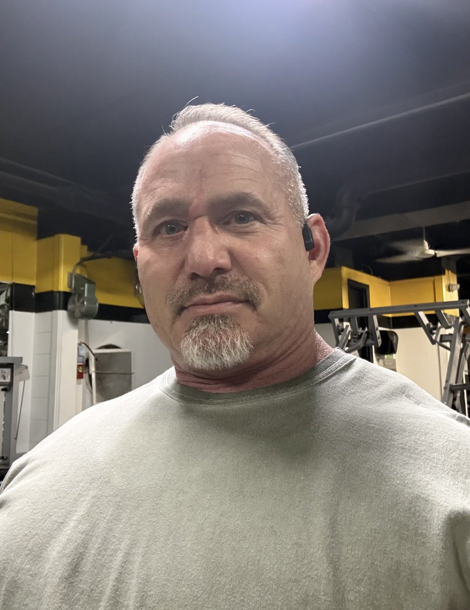 bdckool's tweet photo. A few self gratuitous #Gym selfies from tonight session….. 👊🏻😎🤙🏻 

#Actor #GymTime #BodyBuilding #Recovery https://t.co/Vb0uxfkRuR