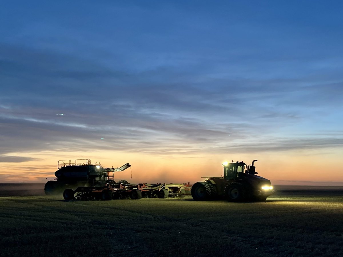 pernitskyn's tweet photo. Final sunset seeding the 2026 crop https://t.co/xY3Qa5H6Qj