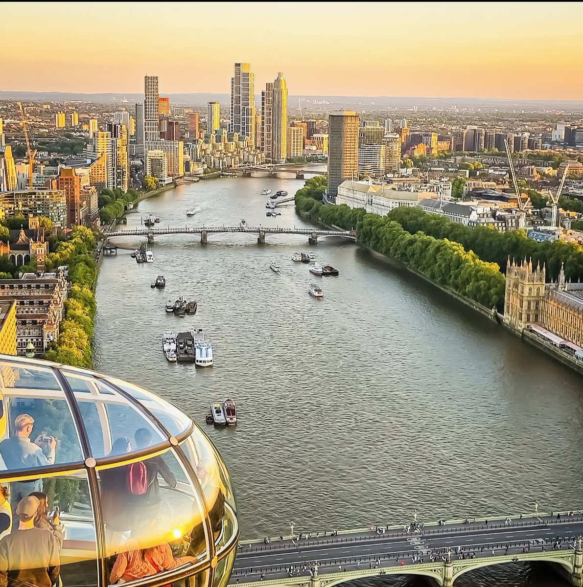 Karthika_London tweet media