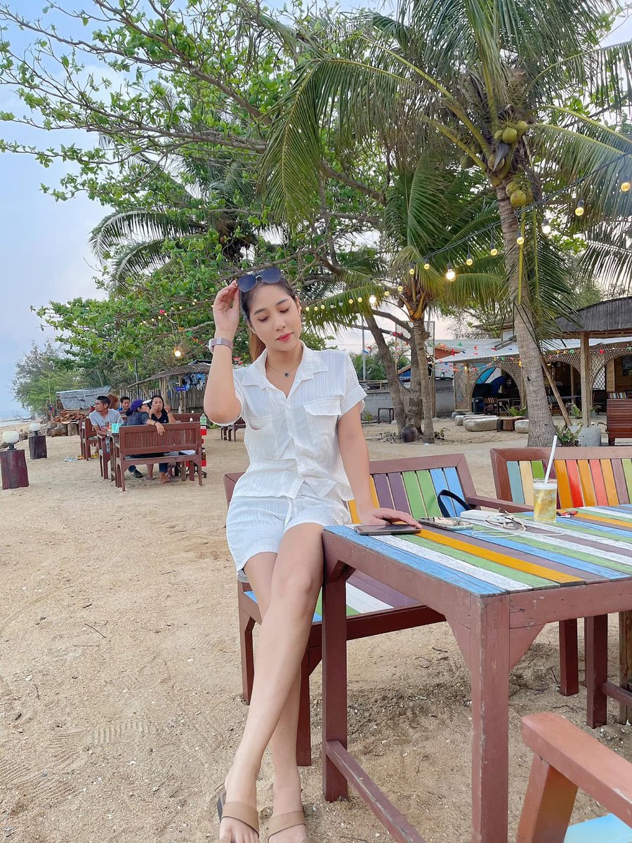 Phaksaran02's tweet photo. สวัสดีวันหยุด  #ชุมพร #ในเมืองชุมพร #วังไผ่ชุมพร #เมืองชุมพร #สาวสอง https://t.co/L9Ibiz2Arm