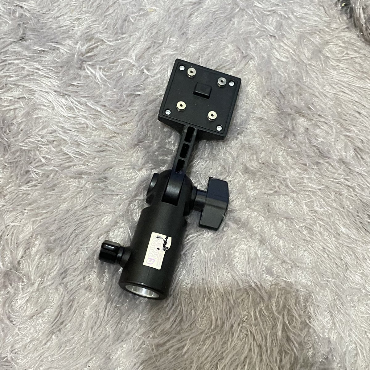 drummeirs's tweet photo. PRELOVED GODOX P260C

Original 100%
masih baguss bangeett 
Jarang dipake 
minus baut yang di pic 3 udah diganti jadi agak longgar aja di bagian bracket nya
Bisa co oren

#zonauang #zonaba #lighting #prelovedlighting lighting godox p260c content creator https://t.co/trvC7UVPKE