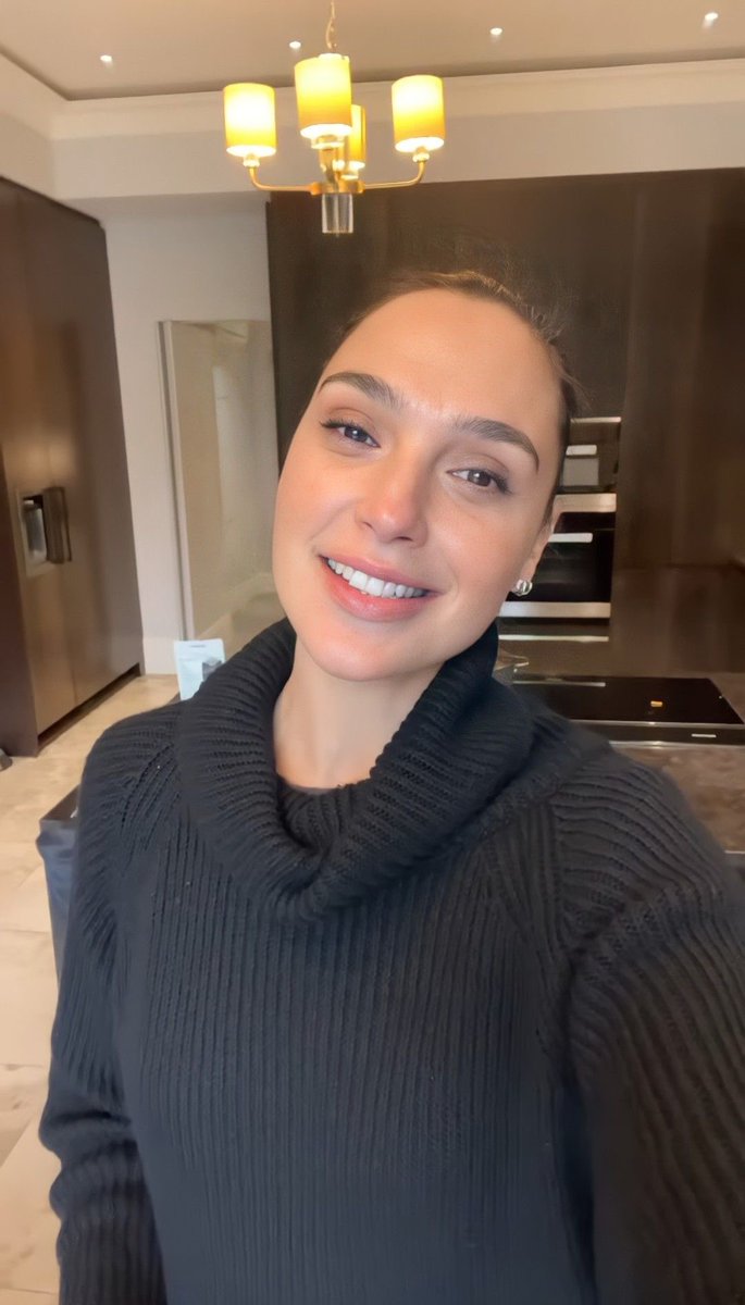 Gal Gadot tweet media