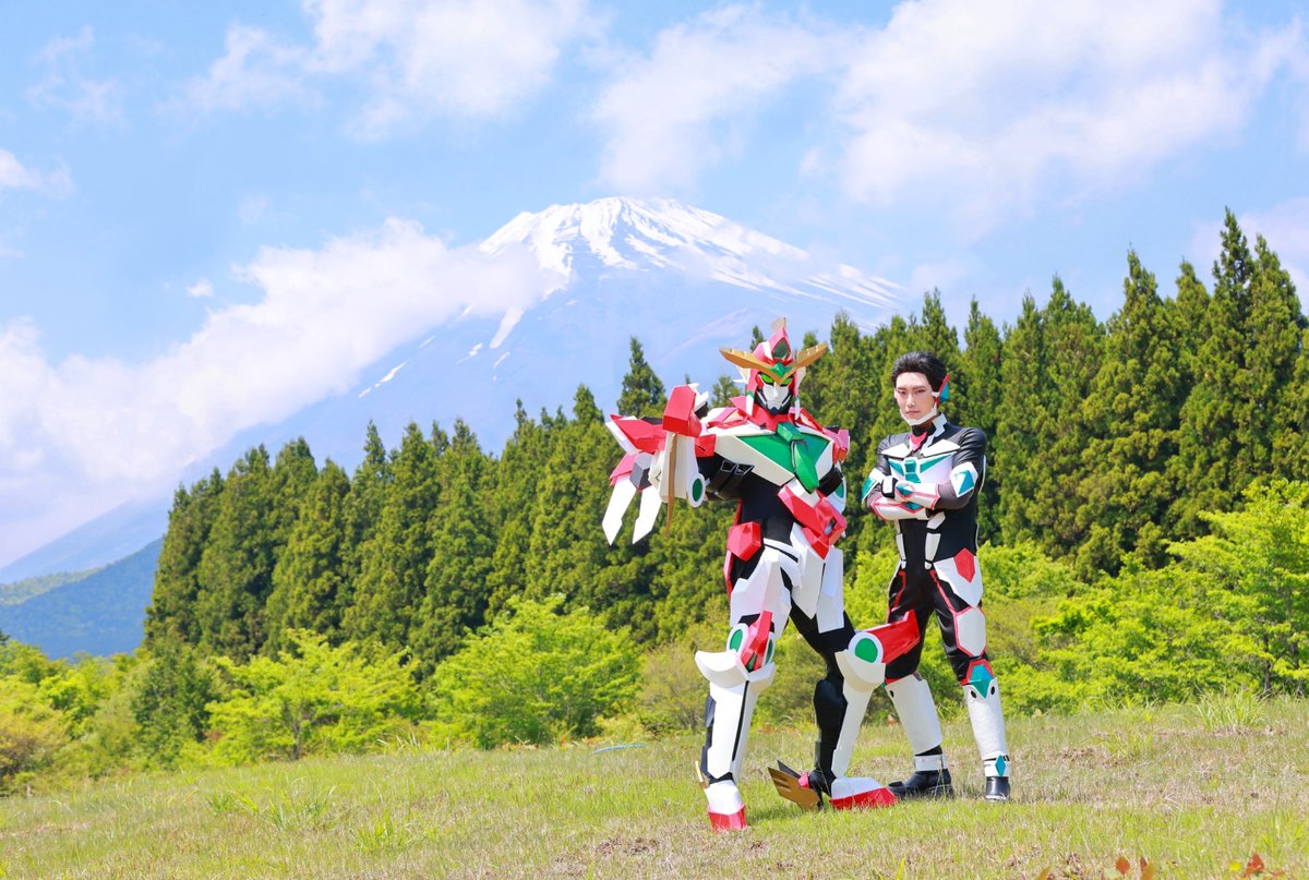 yotaRouta's tweet photo. 【BBB*コス】

☀️🗻🍃

さぁ一緒に叫ぶぞ！
必殺技の名を！！

🤖ブレイバーン:よたろ
👤イサミ:ほかっちさん @fry_pan 
📸photo ほりさん @horisankameko https://t.co/vGpttpnHyu