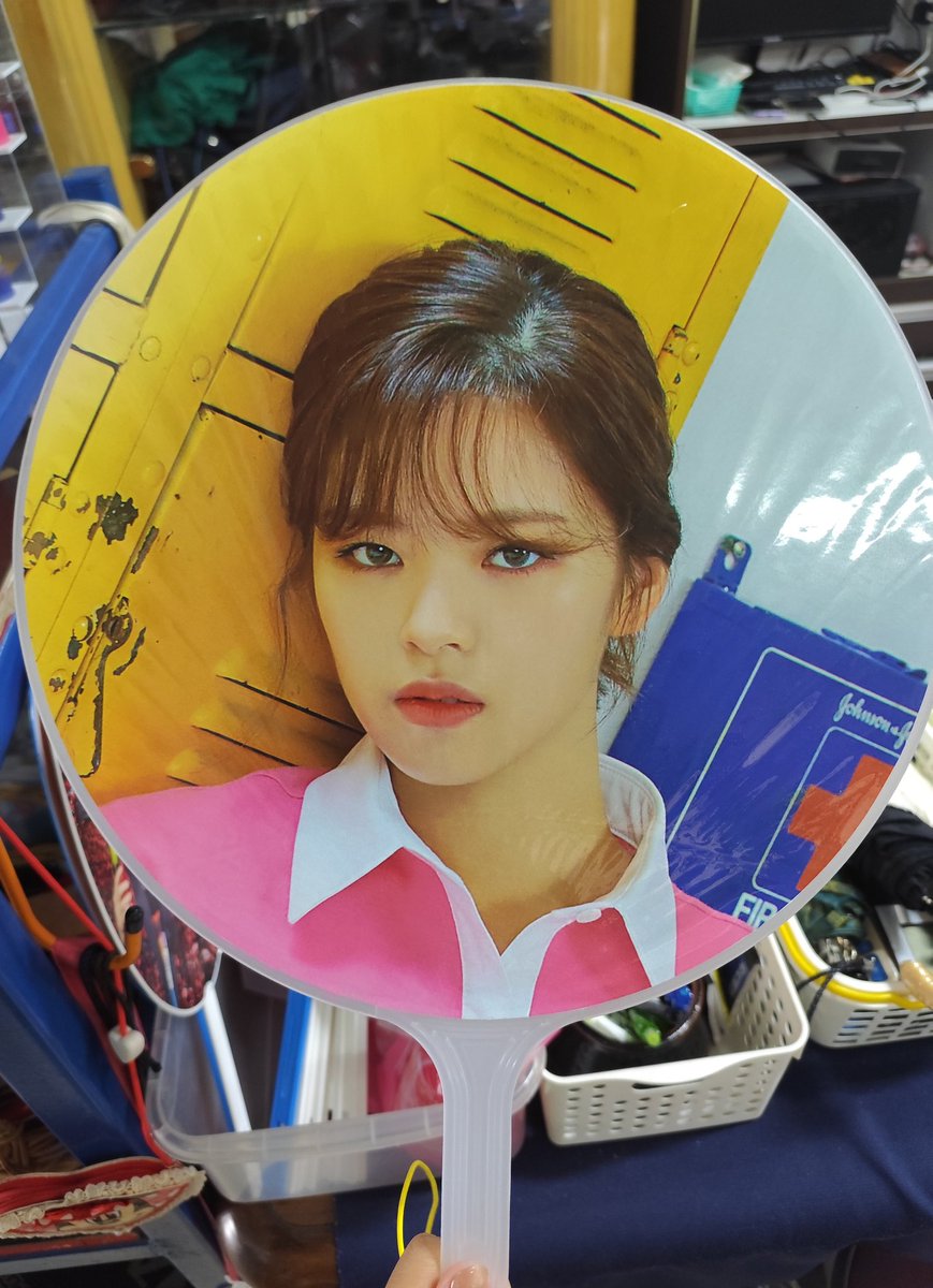 patchapp1339909's tweet photo. พัดจองยอน ทไวซ์ เฟรมการ์ด ตำหนิตามภาพเลยค่ะ รับคู่ 150 รส  
#ตลาดนัดทไวซ์  #ตลาดนัดtwice #วันซ์สายเปย์ #ตลาดนัดTwice https://t.co/MEbrKznW8V
