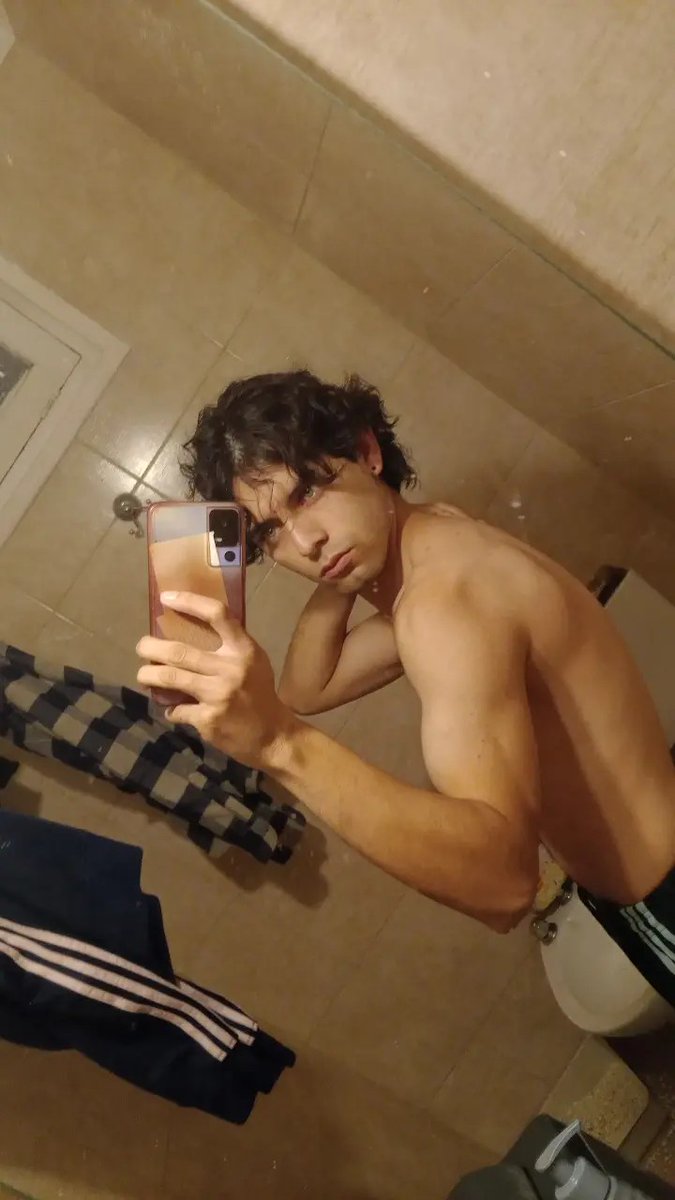 _yuntu_'s tweet photo. Ya se va notando el gym https://t.co/v9CEQZ5JeD