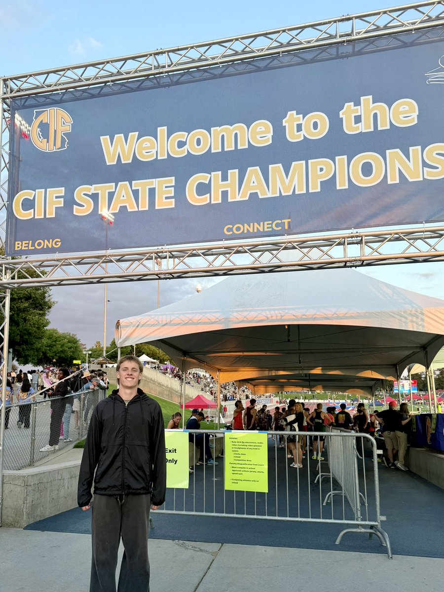 davistbenson's tweet photo. Through prelims tonight and qualified for tomorrow’s California State Finals:

Long jump ✅
4x100 relay ✅
110m hurdles ✅

Excited to compete against the best!

@latsondheimer @vcspreps @PrepCalTrack https://t.co/PnPtHEBYW3