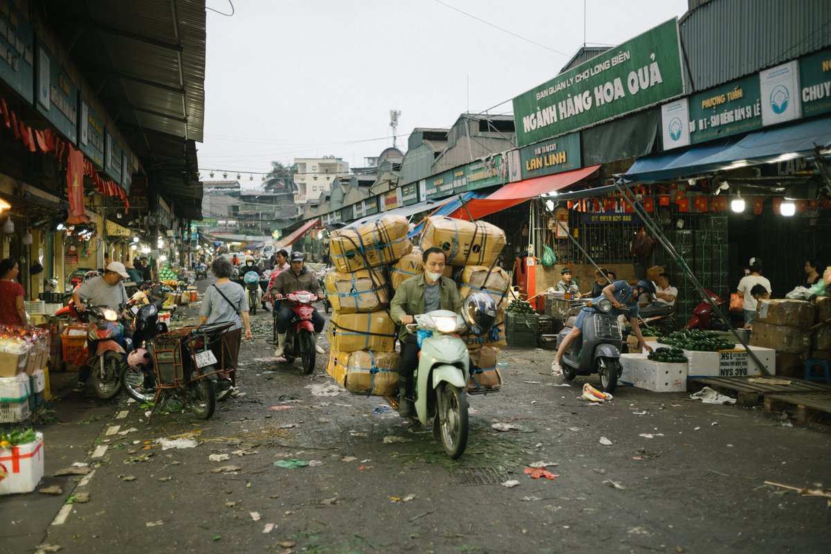 Mikuma1998's tweet photo. Street Photography in Vietnam https://t.co/70RHa15JpA