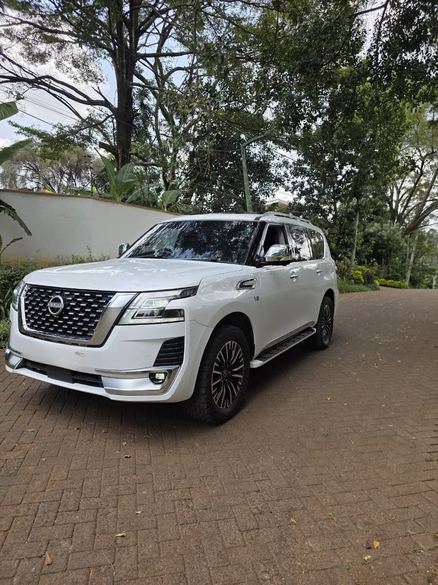 JaMtoka's tweet photo. - 2013 Nissan Patrol Y62 🇯🇵 (2022 Facelift)
- KSh6.35 Million
- Fuel Tank: 140L
- 4-5km/litre
- Mileage: 72,000km
- Location: Nairobi 🇰🇪
- +254733665551
- michael@beyondtarmac.co.ke

- 5.6-litre NA V8 Petrol (VK56VD)
- 400bhp @ 5800 rpm
- 560Nm @ 1600-4000 rpm
- 7-Speed AT
- ALL MODE 4X4 System (Full-time 4WD with Selectable Modes: Sand, Rock, Snow, On-Road)

- 6 Airbags
- 360° Camera System
- BSW: Blind Spot Warning
- EBD: Electronic Brake Force Distribution
- ESP: Electronic Stability Program
- FCW: Forward Collision Warning
- HBMC: Hydraulic Body Motion Control (Reduces Body Roll during Cornering and Improves Ride Comfort)
- HSA: Hill Start Assist
- HDC: Hill Descent Control
- ICC: Intelligent Cruise Control
- LDW: Lane Departure Warning
- TCS: Traction Control System
- VDC: Vehicle Dynamic Control with BLSD: Brake Limited Slip Differential 

- 1X USB-A Port
- 13 Speaker BOSE Surround Sound System
- 400 Watts
- Android Auto and Apple CarPlay
- Upgraded Infotainment System

- Alloy Rims
- Cool Box
- Fog Lights
- 7 Leather Seats
- Sunroof
- Wing Mirror Blinkers
- Wood Grain Trim