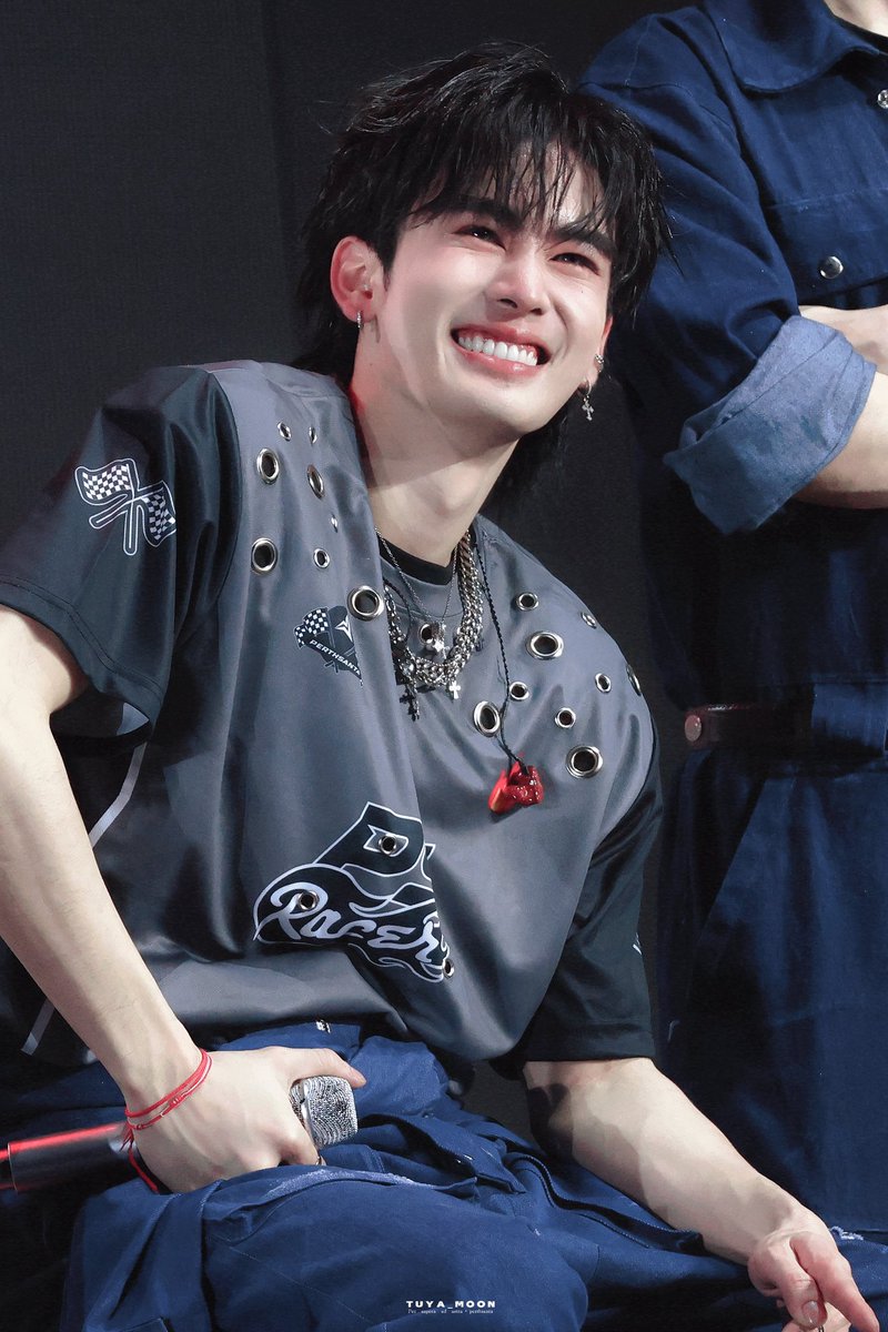 Tuya_moon's tweet photo. 🪄🥺💕💕

PERTHSANTA CHEQUERED FLAG

#Santapp 
#LOLFanFest2026D3
#PerthSanta #เพิร์ธแซนต้า https://t.co/hyhvVSdVPr