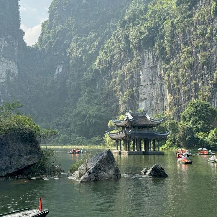 beautyexplorer0's tweet photo. Ninh Bình Province, Vietnam https://t.co/pTJCLHxk7E