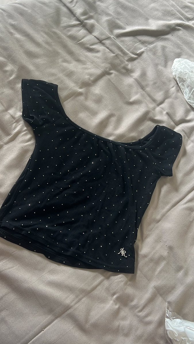 ay_guyri25's tweet photo. 65฿ 
#ส่งต่อเสื้อผ้า #ส่งต่อเสื้อผ้ามือสอง #ส่งต่อเสื้อผ้ามือ2 #bemingbkk #cintageshop #stylistshop #ส่งต่อcintage #โล๊ะตู้ #ส่งต่อstylist #เสื้อผ้ามือสองสภาพดี https://t.co/pMxy0NWZum