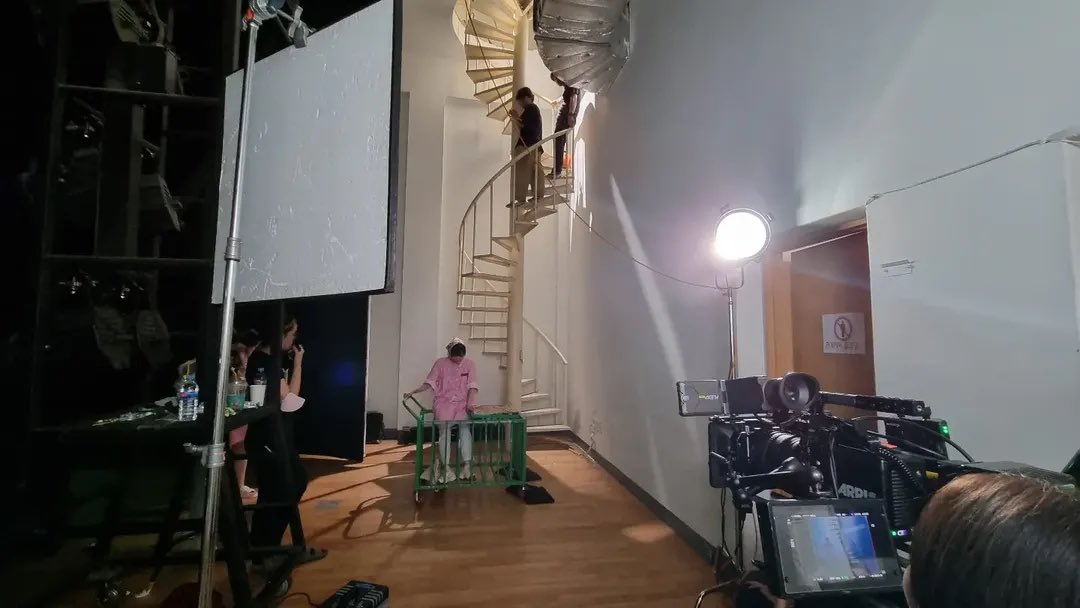 choutapkyhoa's tweet photo. "Oh My Happy Diet" <즐거운 나의 단식원> (2022) - Behind the scenes 1

#OhWoori #Woori #오우리 https://t.co/nHJi7Lhcau