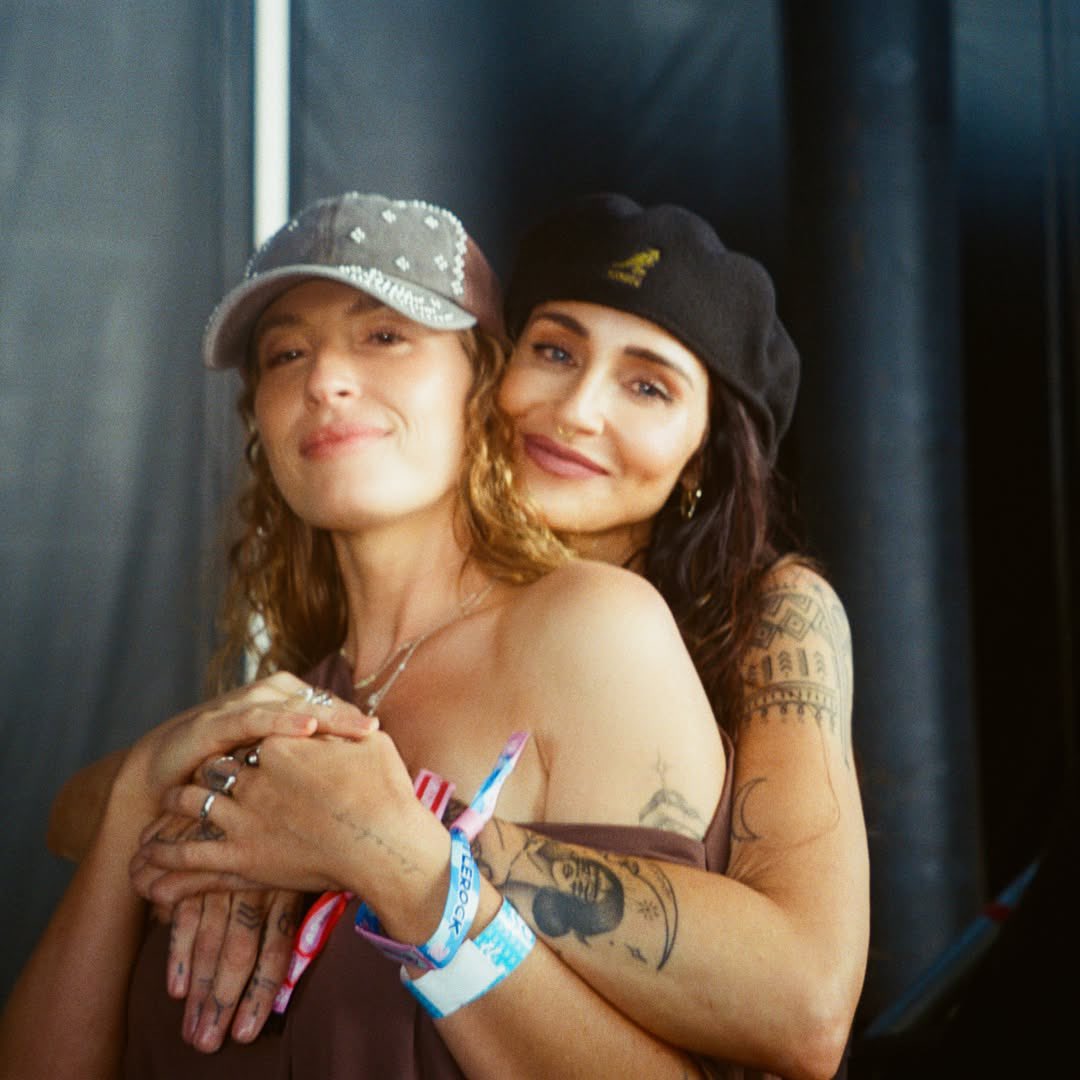 fndgfletcherbr's tweet photo. Novas fotos da Fletcher com amigas Jaimie Sultana e Tash Sultana 🤎

📲 jaimiesultana via Instagram https://t.co/vCHGAFSHdL