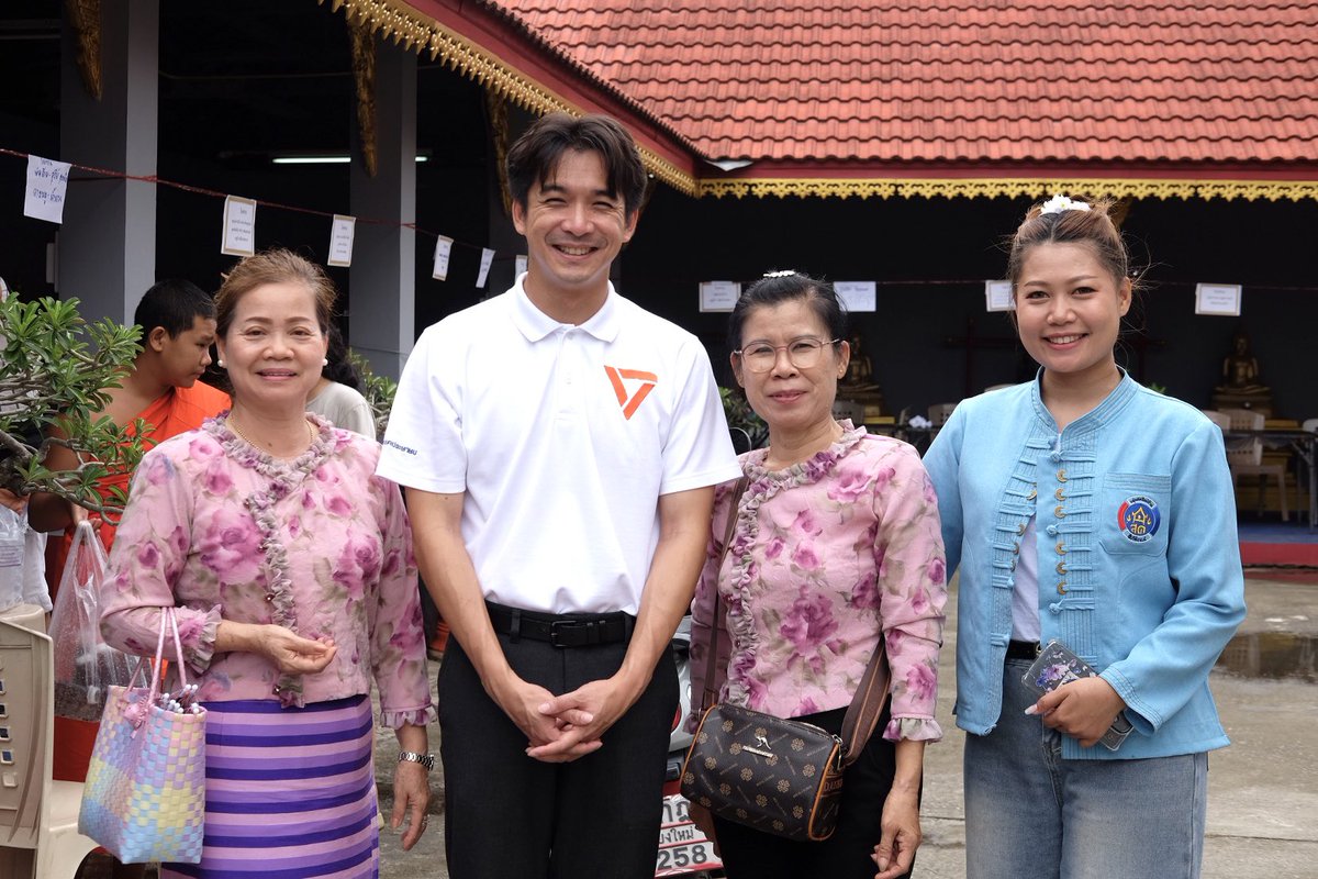 NatapholTo's tweet photo. เนื่องด้วยสุดสัปดาห์นี้เป็นช่วงวันสำคัญทางพุทธศาสนา นั่นก็คือ ‘วันวิสาขบูชา’ ด้วยโอกาสนี้ผมขอร่วมอนุโมทนาบุญกับพ่อแม่พี่น้องประชาชนและลงพื้นที่แวะเยี่ยมเยือนตามวัดต่างๆในพื้นที่ที่มีงานบุญครับ วันนี้ได้ไปร่วมมา 3 วัด ได้แก่ วัดสันอุ้ม เชิงดอย, วัดชัยสถิตย์ สันปูเลย, และวัดสันโค้งเก่า ทรายมูล ครับ 🙏🏼😇
.

#ก๊อปณัฐพล #ณัฐพลโตวิจักษณ์ชัยกุล #เชียงใหม่เขต3 #พรรคประชาชน