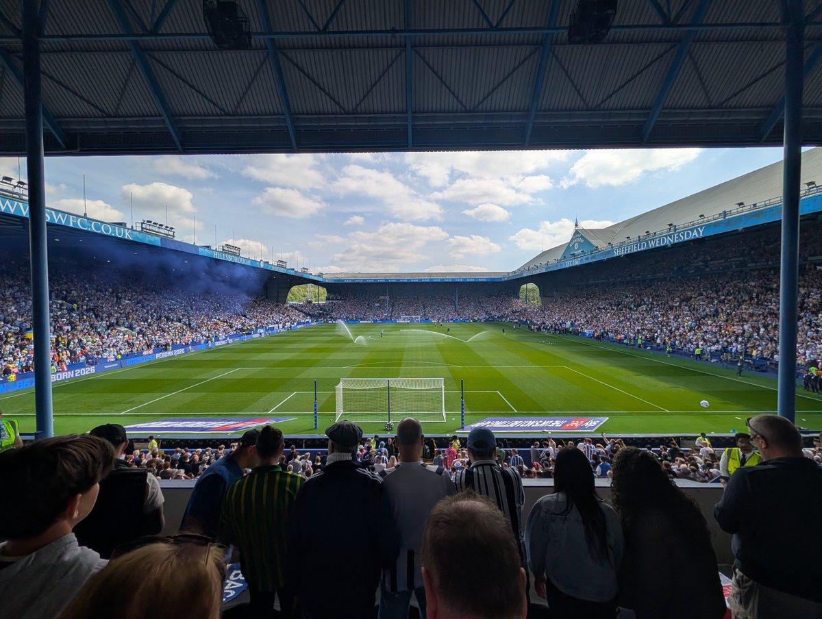 CarlosShires's tweet photo. #swfc 💙🦉 https://t.co/gMeEKyVKHE