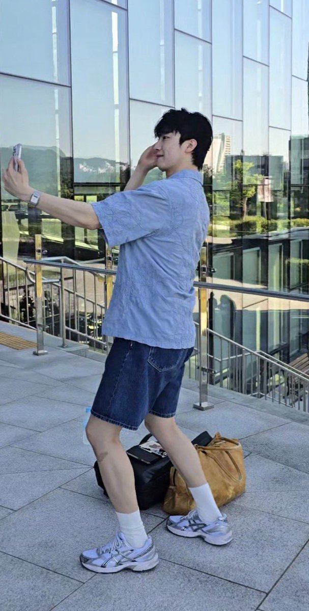 _Nyoung2's tweet photo. 혼자찍으면서 
습관적으로 무릎을 굽히는
곽떤청년이 넘으 커여움 ◠ ͜ ◠❤️‍🔥 https://t.co/1Qn98Azxag