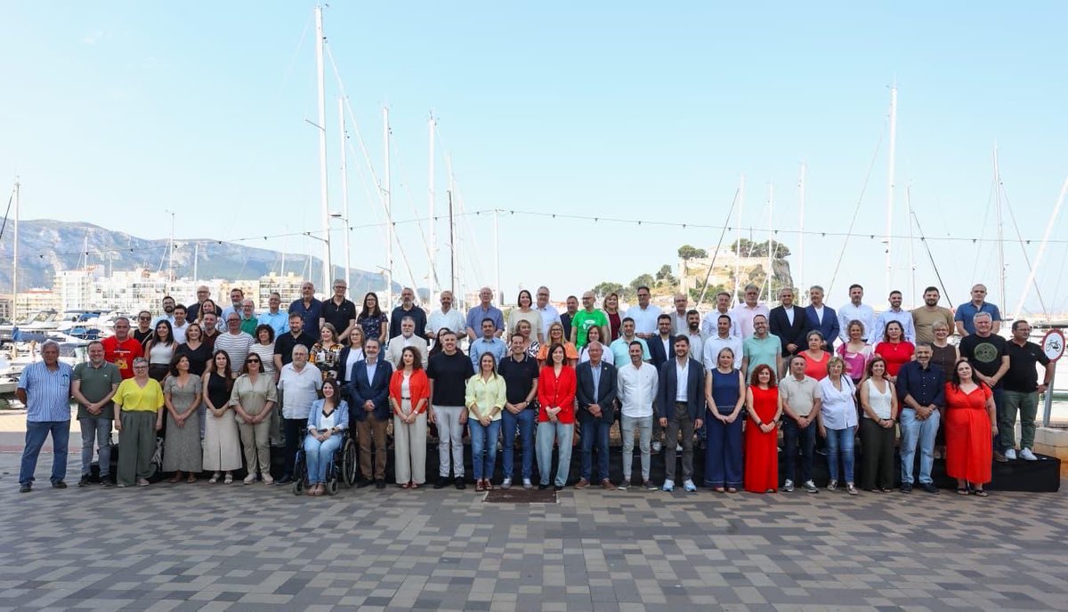 pspvprovalencia's tweet photo. Hui a #Dénia, compartint projecte amb el municipalisme progressista que treballa cada dia per pobles i ciutats més justos, inclusius i amb més oportunitats per a totes i tots.

Alcaldes i alcaldesses compromesos amb uns serveis públics forts, motor d’igualtat i cohesió social. https://t.co/p4sVxivTUC