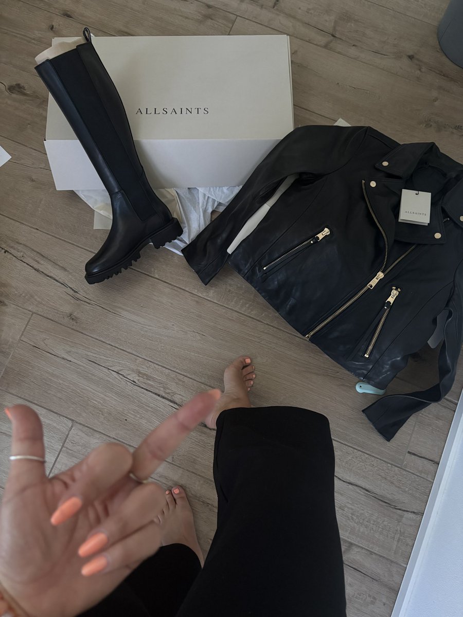goddessvaleria_'s tweet photo. Dein Lohn? Mal wieder sinnvoll investiert!🤭 https://t.co/iY1JW774aL