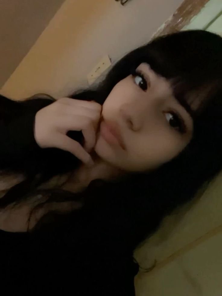emmyspalace's tweet photo. hai everyone (dms open:3) https://t.co/MUbhNltTuW