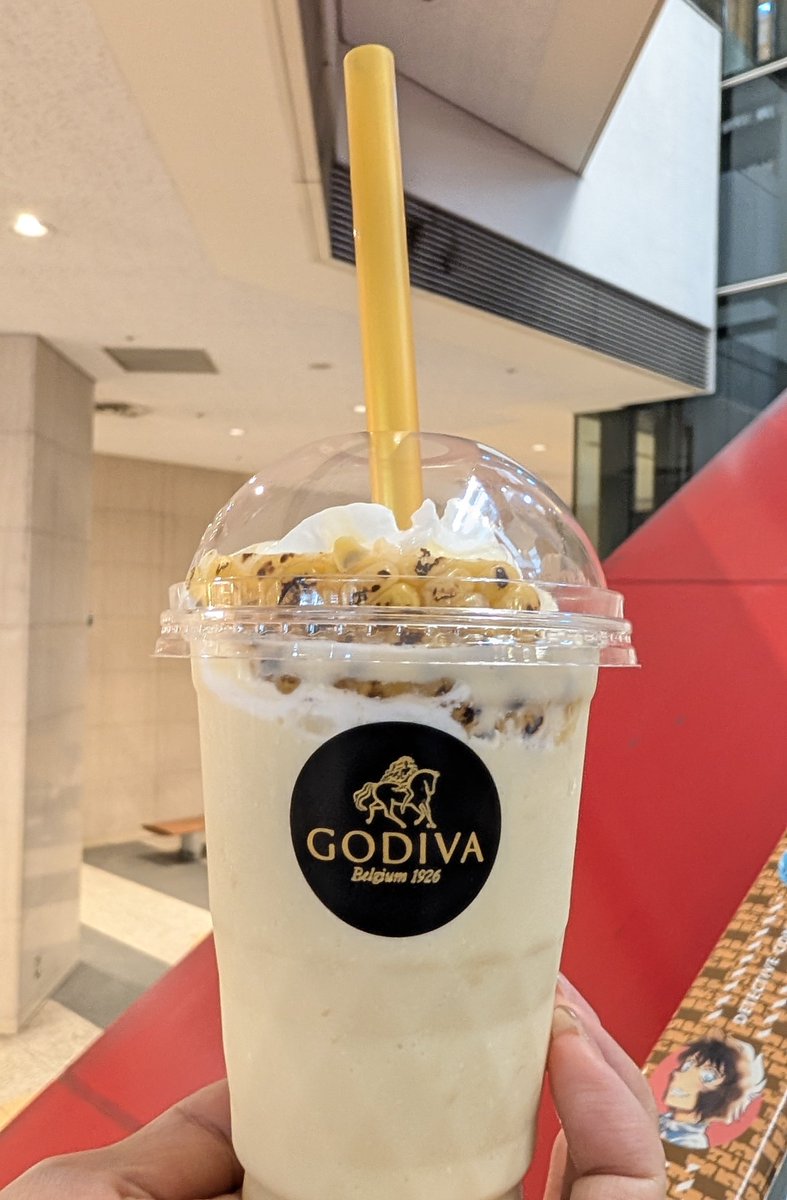 tanuko_gohan's tweet photo. スイートコーンショコリキサー/GODIVA
ホワイトチョコ×コーン🌽
おいしかったー！個人的にはもう少しコーン強めだと尚良でした🤗
⚠️横浜はジョイナス店には取り扱いなく、みなとみらいの方にありましたので取扱店舗要確認です https://t.co/ytTsmhAGUG