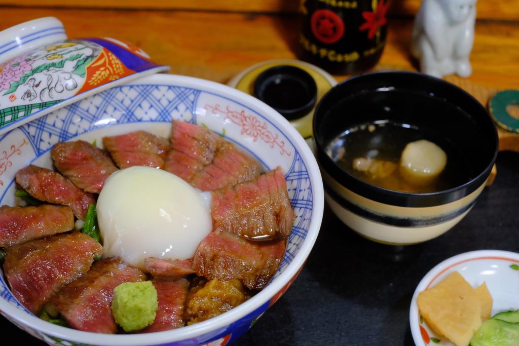 RRysrrrr's tweet photo. 阿蘇内牧【いまきん食堂】の
赤うし丼
/レモンスープ付
美味しすぎる🥰 https://t.co/Db3MwayGC9