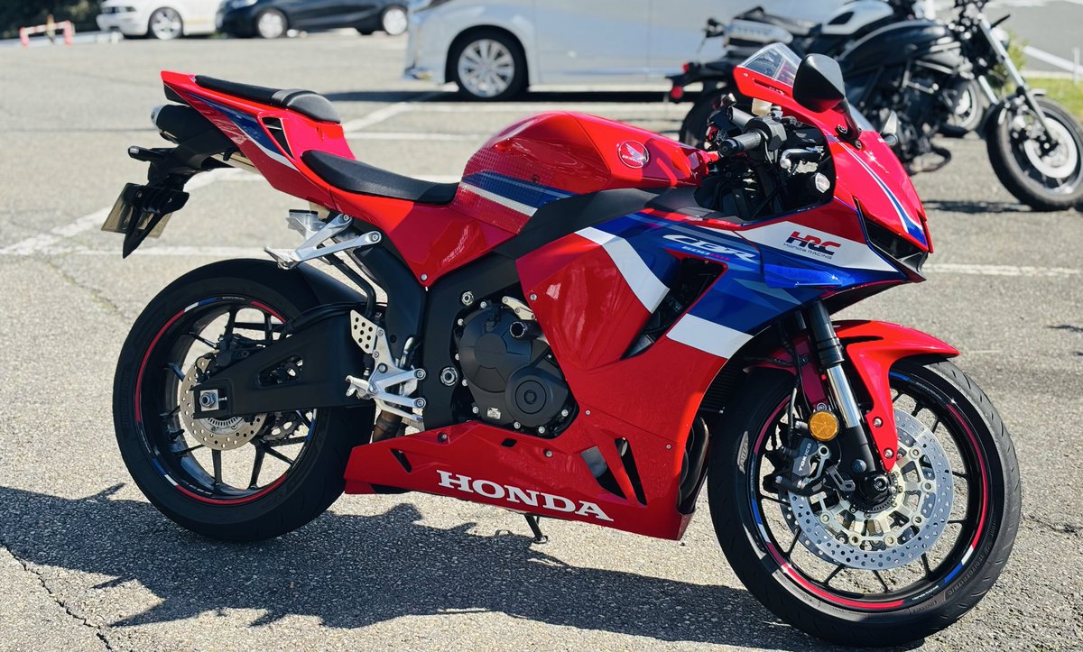 Zh2Taichi's tweet photo. カッコいいバイクだなと思ったら、自分のでした🤣 https://t.co/QIB10c7pgg