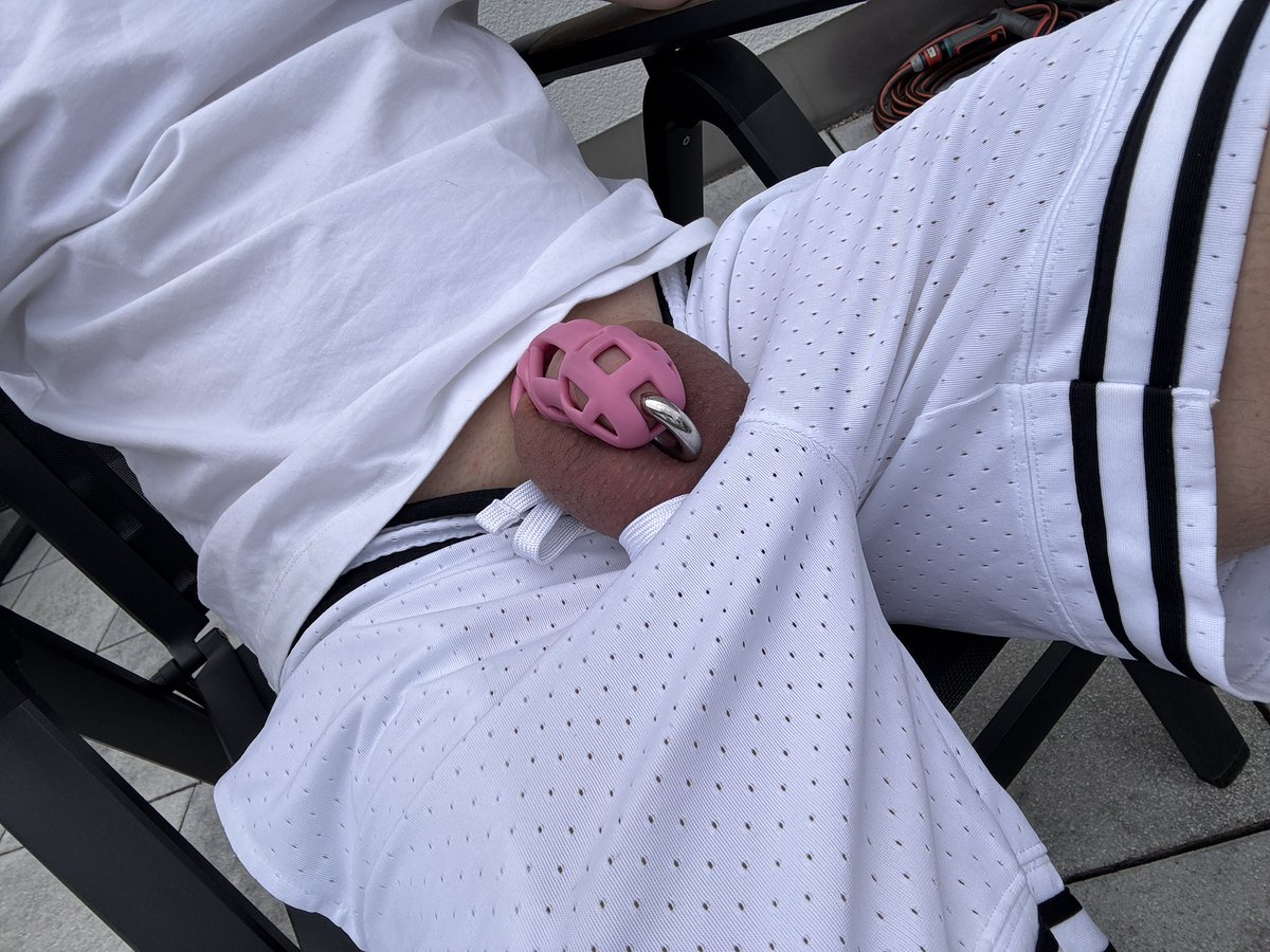 chastitytwink's tweet photo. Pink &amp; white just match
#chastity #gaychastity #teamlocked @GayChastity_RTs https://t.co/v9hIwIy2xG