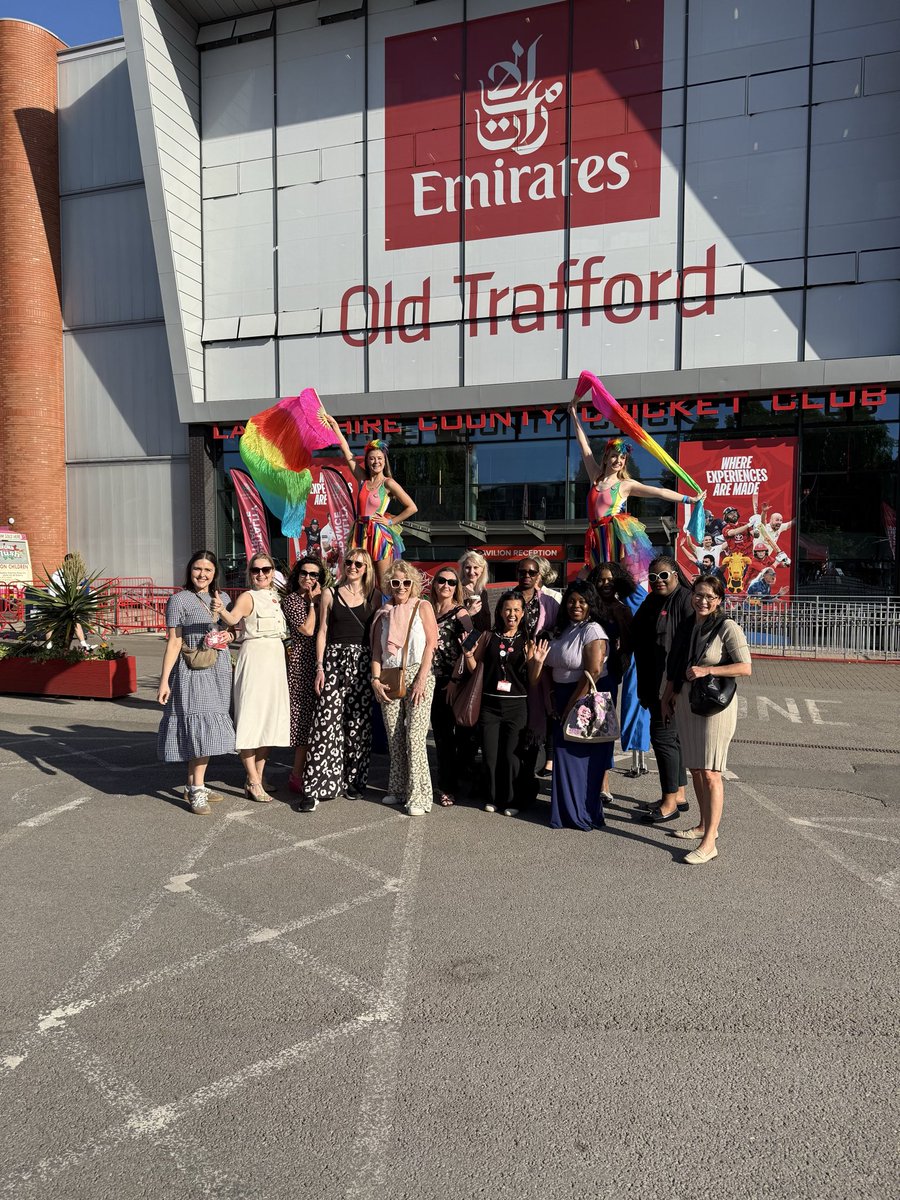 PALifeMag's tweet photo. What a fantastic #PALifeClubEvent hosted by the wonderful team at @EmiratesOT City tour of #Manchester &amp; super hospitality at the T20 #cricket ❤️ https://t.co/E0FHduO2zF