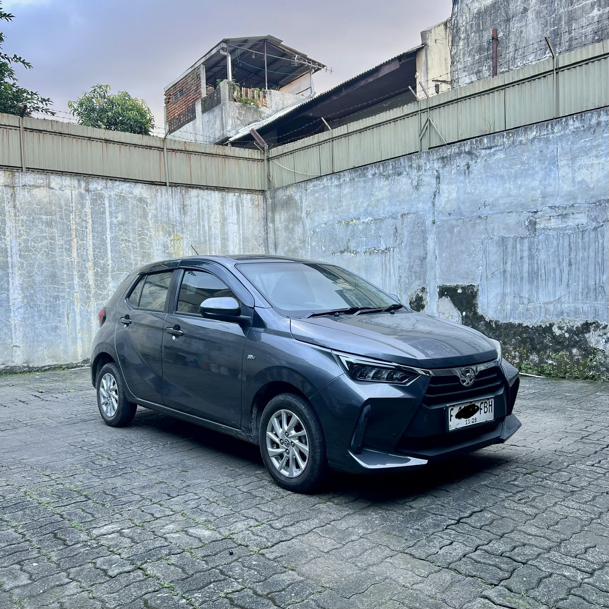 PIM08_'s tweet photo. * Tukar Tambah / Kredit Welcome *
• Agya G 2023 Automatic •
- Plat F kab. Bogor ( Ganjil )
- Pajak aktif November 2026
- Surat-surat lengkap (bpkb,stnk,faktur)
- Kilometer 9.900 ( Full Servis Record Toyota )
- Buku servis &amp; manual lengkap

#agya2023 https://t.co/BUUjchPC8U