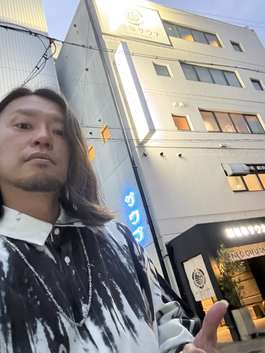 しも tweet media