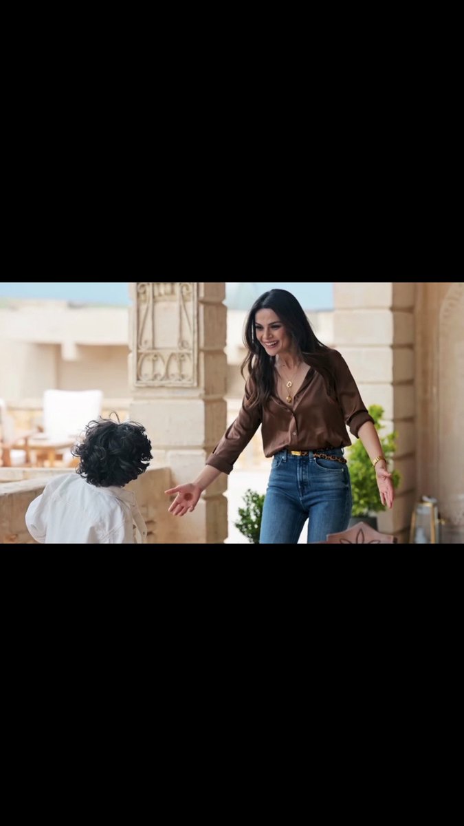 astromonya's tweet photo. Konudan bağımsız Alya’nın kemerini nereden bulabiliriz. Bide Gülizar hanımdan ricam var.Anka hikayesinin yerine geçecek şöyle çınar olur at olur başka sembol bulalım Alyama.Sabah boğulup akşam kamyon çarpmasın. Çocuklar kolyeye de sığmaz.Aidiyetini doya doya yaşasn.#bendisdesing https://t.co/DBkKuWaxw7