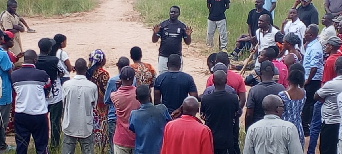 Kinyinya_Sector's tweet photo. Nyuma y'Umuganda, abitabiriye bahawe ubutumwa butandukanye  harimo:
✅ Kwimakaza isuku n'isukura bakaraba amazi meza n'isabune
✅ Gushishikariza abaturage kwishyura (Mutuelle de Santé) 2026/2027
✅ Kurwanya imirire mibi 
✅ Kumenya indwara ya Ebola n'uburyo bwo kuyirinda.(2) https://t.co/Szpf17nIhN