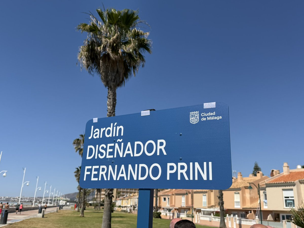 DoloresSanJuan's tweet photo. 🌲✍🏼 El Jardín 'Diseñador Fernando Prini' ya es una realidad. Gracias a todas las instituciones y particulares que han hecho posible este sentido homenaje a la figura de nuestro querido hermano.

#cofradíasMLG https://t.co/rECc6qDSoB