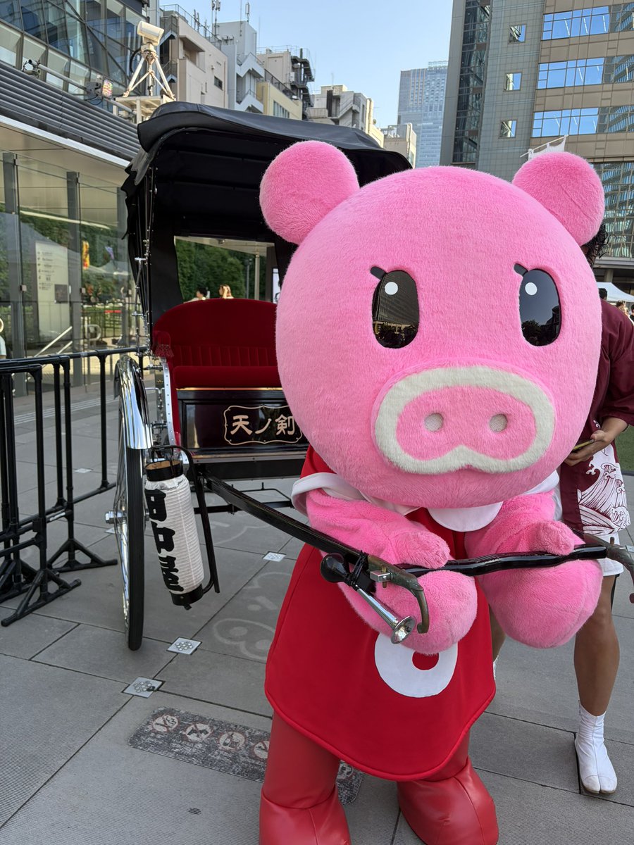 zhqeYJPVPI18707's tweet photo. #赤坂サカス #茜祭り
#Boona
ブーナちゃん人力車引きたーい
乗りたーい😆 https://t.co/eM8mLLkZnC