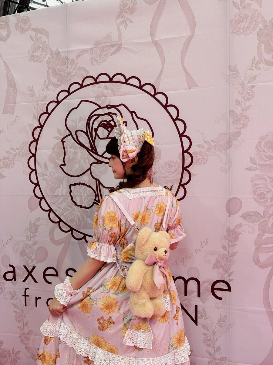 シャルミエールさんの新作ワンピース🧸🌻 ワンピースはロングです❣️
