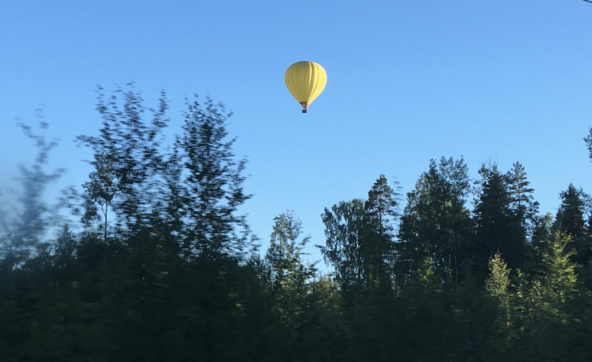 HietsuJH's tweet photo. Just kun koulukin loppu ja oli nii hauskaa, pallo pääs karkuun!

Mikähän voimasana helpottaisi? https://t.co/sPdbd6whpp