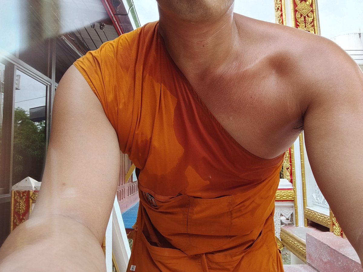 Lifeplusz's tweet photo. ร้อนบรรลัยจริงๆ https://t.co/OKgDgRGYEB