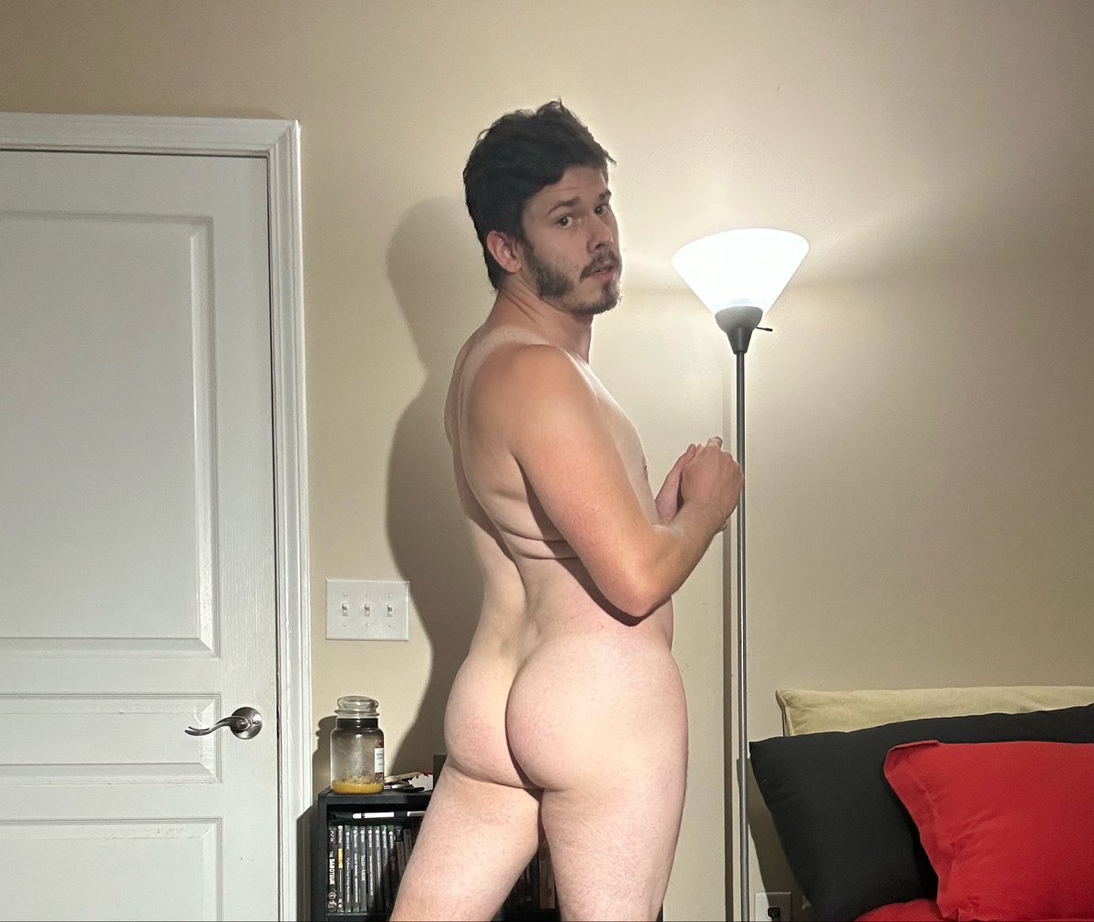 TarynError tweet picture
