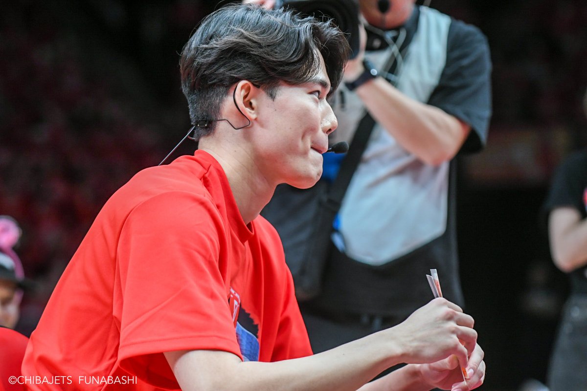 CHIBAJETS's tweet photo. クールにしてたのに表情に全部出ちゃう人��#BABA抜き #金近廉 #かねちかわいいよかねち #chibajets #千葉ジェッツ #ブースターフェス https://t.co/7TJuW5qWho