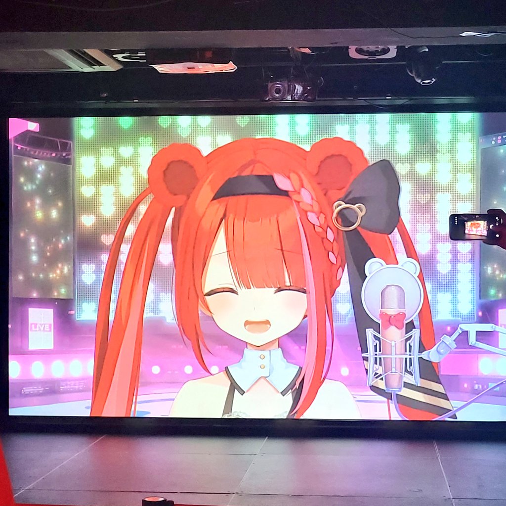 k_mc_2's tweet photo. パノライブ、見てきた～！

ゆにちゃんパートのとき、会場全体が🔥赤くて🔥よかった！
選曲も盛り上がるやつの連打であつかった🔥🔥

チェキはおでん缶とゲームボーイ！

#切熊ゆに
#パノライブ https://t.co/1miMc3rVeS