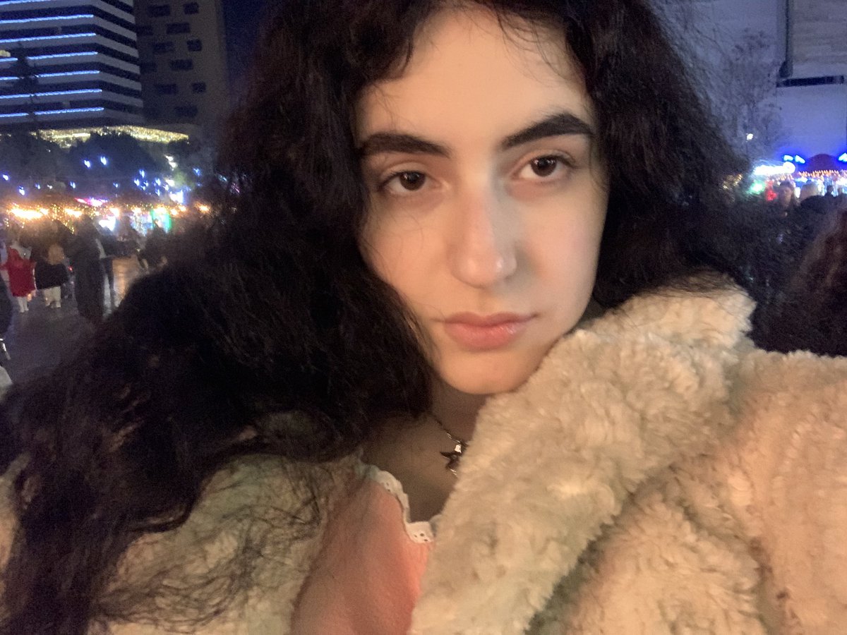 gabriel is playing rdr2 tweet media