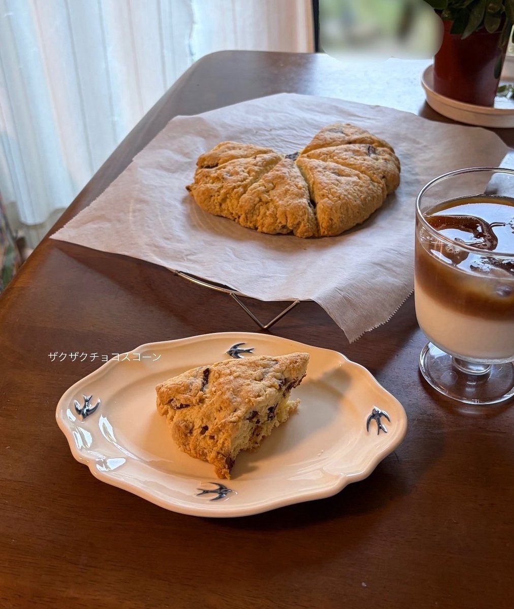 nnnfa23's tweet photo. のんびりチョコスコーン作った今日 https://t.co/FEgDh7in9P