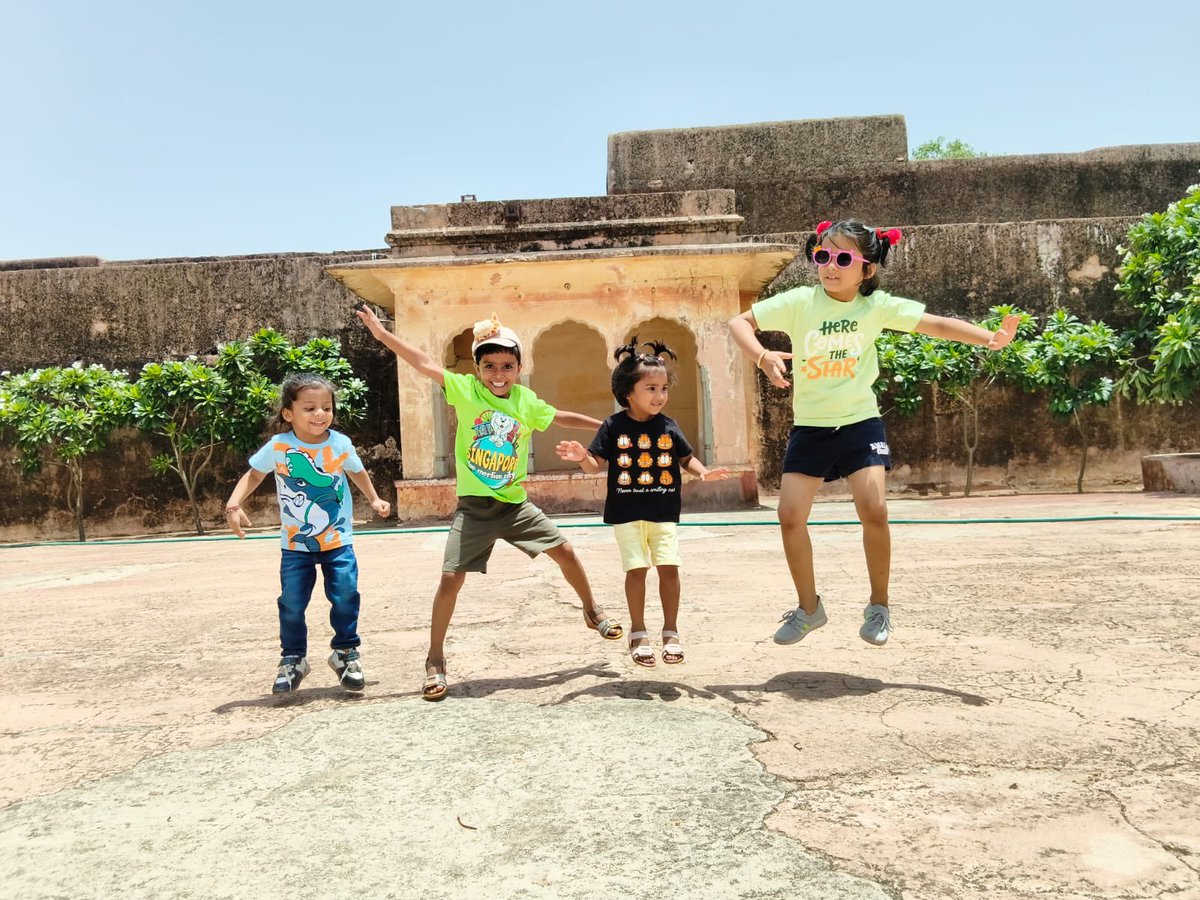 SGinIndia's tweet photo. Took advantage of the long weekend to bring my staff and family to #jaipur #incredibleindia #summerheat for a break. The bacche enjoyed themselves. 😅HC Wong https://t.co/qd0Gi1D44O