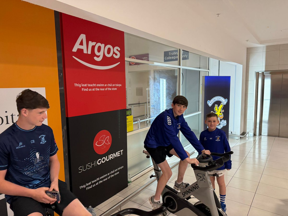 naomheoinclg's tweet photo. U15 feile winners are at the Kennedy Centre today raising money for their All Ireland trip. Get down to support them by donating or buying a lucky dip 🔵⚪🔵 https://t.co/SWcdn2EbpN