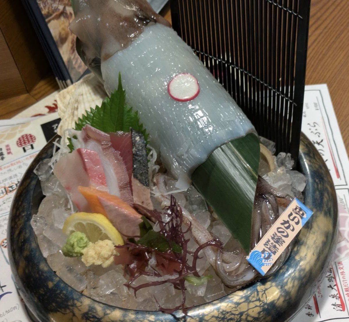 kroshow's tweet photo. 【研修のお仕事後には自分にご褒美あげる】
今日（5/22）も終日研修を一所懸命にファシリテートして、体力・氣力を消耗したので、「自分へのご褒美」の意味を込めて、ろばた屋さんにてクールダウンいたしました。新潟の美味しい海の幸・山の幸をビール🍺と地酒🍶で楽しみました。#issey #robata #sake https://t.co/o1BHFx4ofR