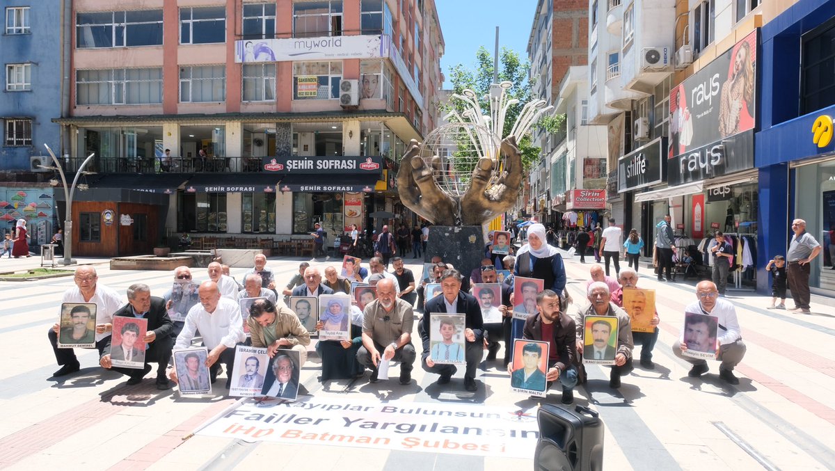 batmanihd's tweet photo. 739. HAFTA: İSA GÖK'ÜN AKIBETİ SORULDU

Şubemiz ve kayıp yakınları olarak, “Kayıplar Bulunsun, Failler Yargılansın” eyleminin bu haftasında;

1994 yılı haziran ayında Batman’da kaybedilen İsa Gök’ün akıbeti soruldu. https://t.co/s2NO6CHfWm