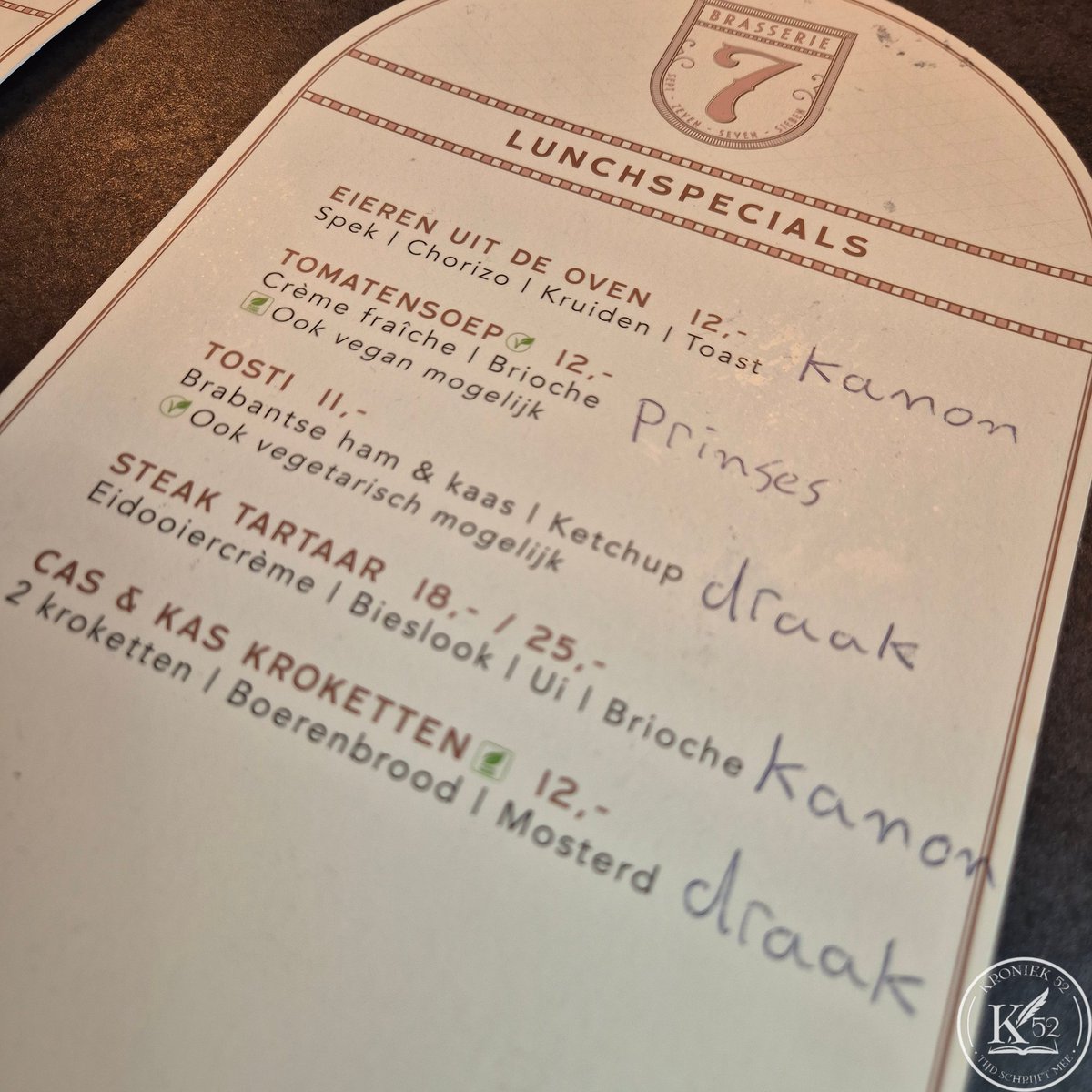 kroniek52's tweet photo. Welke van de 7 magische ingrediënten krijg je bij Brasserie 7?
Hier een overzicht per gerecht. #efteling #Brasserie7 #magisch https://t.co/2JSpSv7vqJ