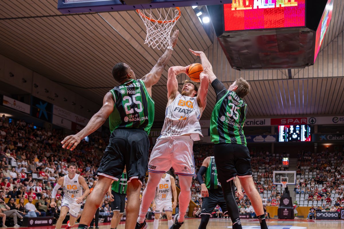 FlashPenya's tweet photo. STATS | La @Penya1930, en perdre contra el @BasquetGirona (82-77), es queda sense el títol honorífic de campió de la #LligaCatalanaACB.

1⃣ Girona 7-3 (+52)
2⃣ Barça 6-4 (+70)
3⃣ Joventut 6-4 (+33)
4⃣ Manresa 5-5 (-36)
5⃣ Andorra 3-7 (-47)
6⃣ Lleida 3-7 (-72) 

📷CJB https://t.co/QhDEjohw1h